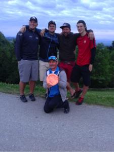 Avery Jenkins (Weltmeister 2009), Werner Mooshammer (Anders Golfen), Greg Marter (Discmania Deutschland), Simon Lizotte (Europameister 2012), Charlie Buchberger (KUMM Disc Golf, vorne kniend)